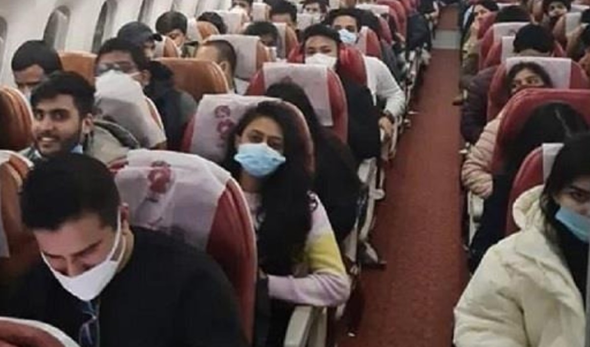 यूक्रेन से वापस लौटे 242 छात्रों में से 2 एमपी के भी बयां किया अपना दर्द