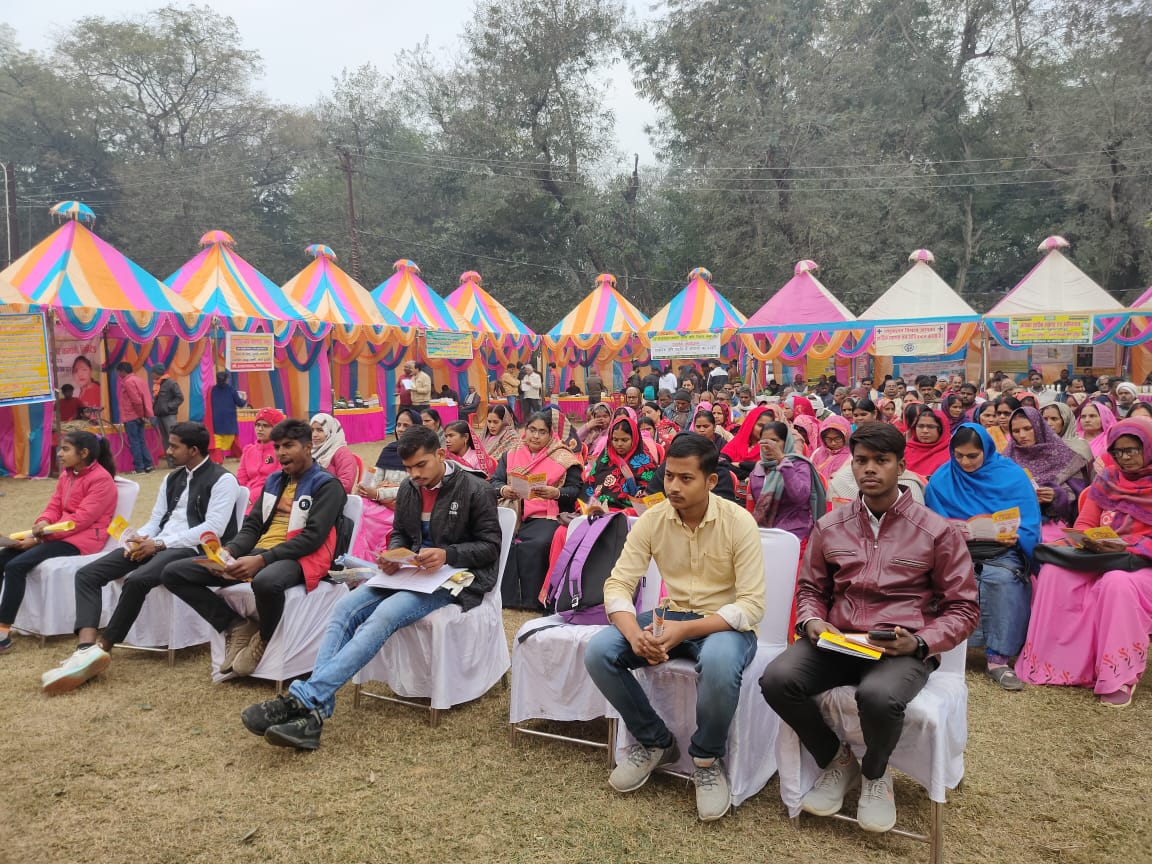 सुलतानपुर में जिला स्तरीय नव प्रवर्तन प्रदर्शनी का आयोजन:दूरदराज से आये 300 से अधिक प्रतिभागियों ने प्रदर्शन किया, रामकुश रहे प्रथम