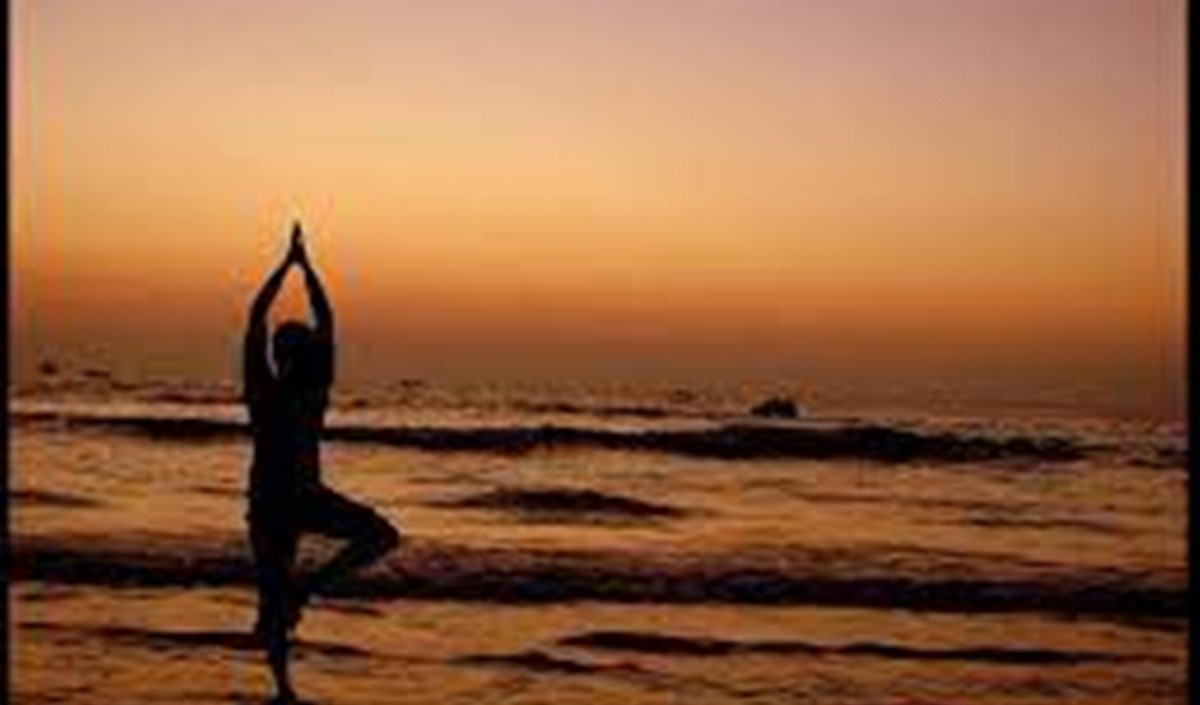 लोगों ने जम्मू कश्मीर में सूर्य नमस्कार किया विभिन्न समूहों ने प्रशासन के कदम की आलोचना की