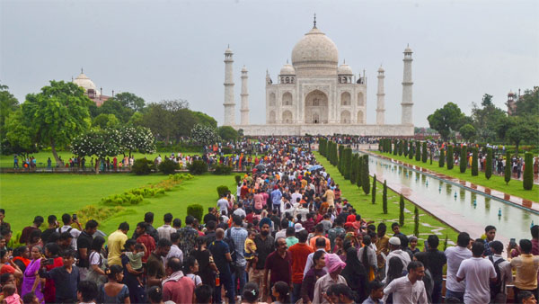 Taj Mahal: उर्स के आयोजन के खिलाफ दक्षिणपंथी संगठन ने अदालत का दरवाजा खटखटाया