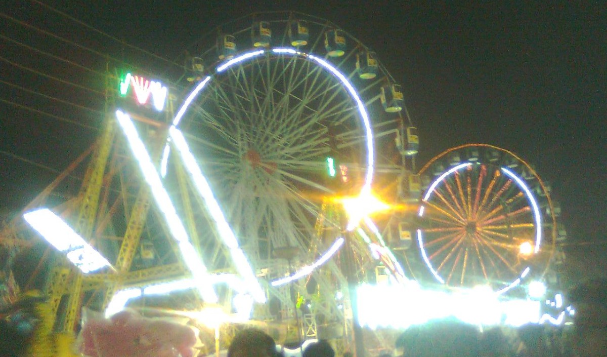 मंदिर के मेले में मुस्लिमों को दुकान लगाने पर बैन कर्नाटक में लगाए जा रहे ऐसे पोस्टर