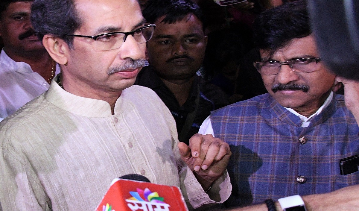  अकेले पड़ते जा रहे हैं शिवसेना में संजय राउत