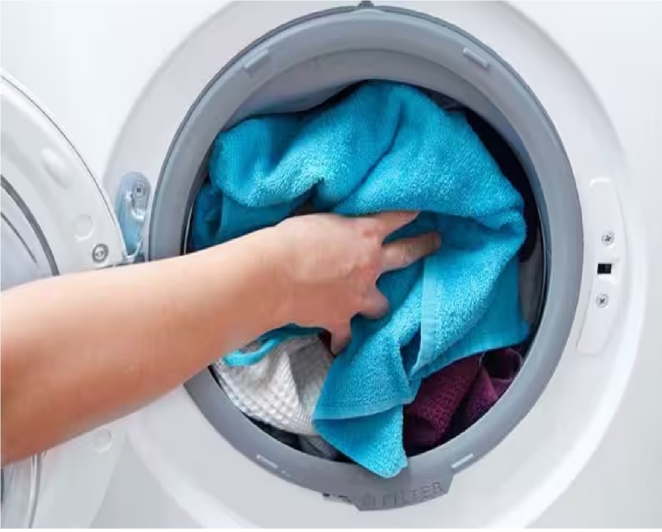 New Delhi: कपड़े धोते समय Washing Machine में डाल दें एक पेन किलर और देखिए जादुई कमाल