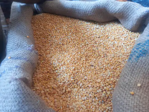 आटा-चावल के बाद अब दाल हुई महंगी एक महीने में 15 रुपए किलो बढ़े अरहर दाल के दाम