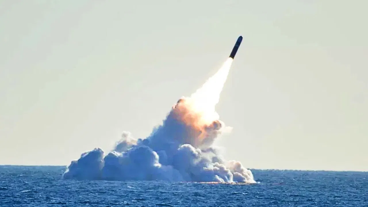 नॉर्थ कोरिया ने 15 मिनट में दागीं 3 बैलिस्टिक मिसाइल:जापान के समुद्र में गिरीं, साल के आखिरी दिन भी डराया पड़ोसी देशों को